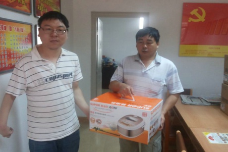 金牛街社区残协为低保残疾人发放小家电_昆明