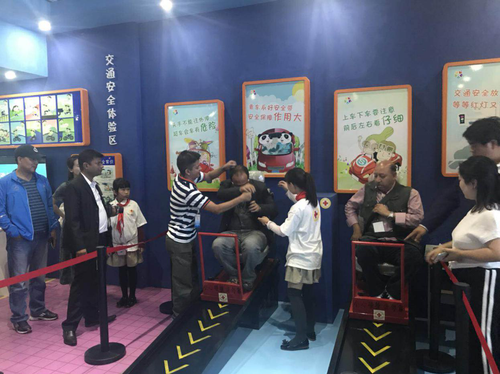 尼泊尔国家红十字会紧急救援研修班学员参观考察五华区红十字会生命体验教室 中国科学网www.minimouse.com.cn