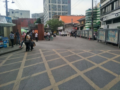龙翔街道探索城市管理新模式  帮流动摊贩转岗再就业 中国科学网www.minimouse.com.cn