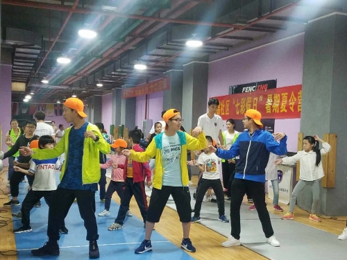 龙锦社区开展“七彩假日”夏令营活动 中国科学网www.minimouse.com.cn