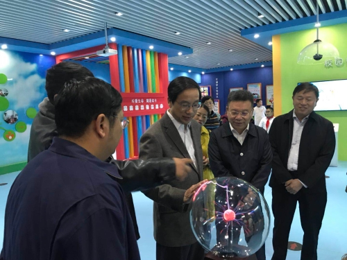 中国红十字会领导视察五华区龙翔小学生命健康安全教育体验教室 中国科学网www.minimouse.com.cn