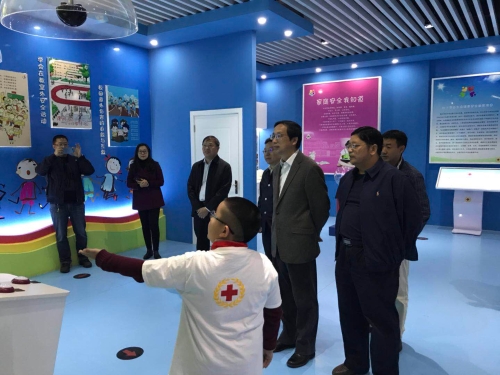 中国红十字会领导视察五华区龙翔小学生命健康安全教育体验教室 中国科学网www.minimouse.com.cn