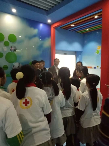 中国红十字会领导视察五华区龙翔小学生命健康安全教育体验教室 中国科学网www.minimouse.com.cn