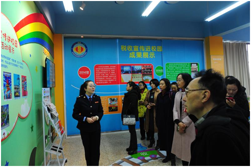法律进企业，宪法大家谈              ——暨五华区工商联开展法治宣传系列活动 中国科学网www.minimouse.com.cn