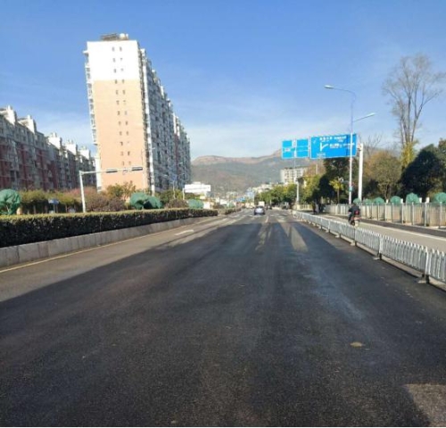 五华区道路桥梁管理处对龙泉路、金色大道开展维护工作 中国科学网www.minimouse.com.cn