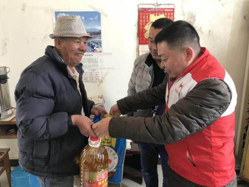 五华区红十字会开展“博爱送万家”活动 ——慰问困难群众 中国科学网www.minimouse.com.cn