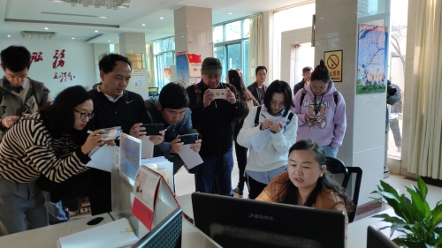 云南国家农村信息化示范省综合服务平台项目采访团到五华区海源社区调研采访 中国科学网www.minimouse.com.cn 云南国家农村信息化示范省综合服务平台项目采访团到五华区海源社区调研采访 中国科学网www.minimouse.com.cn