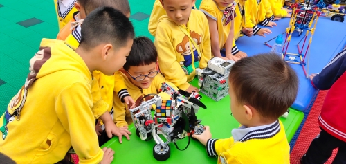 五华区首个幼儿园科普活动室创建成为“昆明市青少年科学工作室” 中国科学网www.minimouse.com.cn