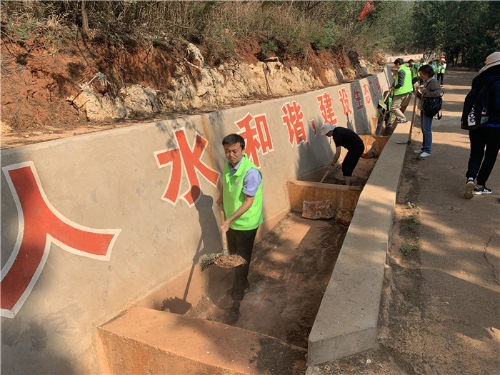 “治理生态环境 共享健康生活” 红云街道200余人清理防汛沟 中国科学网www.minimouse.com.cn