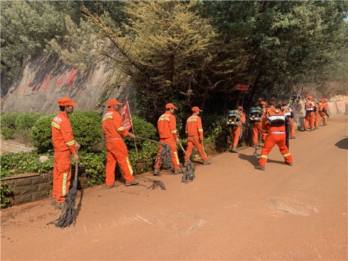 “治理生态环境 共享健康生活” 红云街道200余人清理防汛沟 中国科学网www.minimouse.com.cn