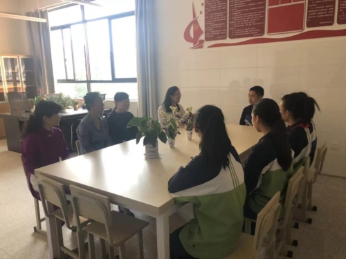 为孩子们送上节日祝福 红云街道开展“六一”节前走访慰问 中国科学网www.minimouse.com.cn 为孩子们送上节日祝福 红云街道开展“六一”节前走访慰问 中国科学网www.minimouse.com.cn