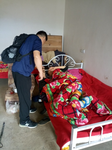 脱贫不脱手 “回头”又继续 昆明市五华区住建局组织帮扶干部回访脱贫户纪实 中国科学网www.minimouse.com.cn 脱贫不脱手 “回头”又继续 昆明市五华区住建局组织帮扶干部回访脱贫户纪实 中国科学网www.minimouse.com.cn