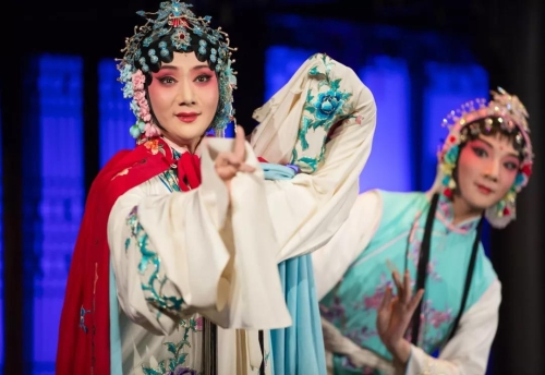 五华区文化创意人才基地在莲花池庭院剧场揭牌成立 中国科学网www.minimouse.com.cn