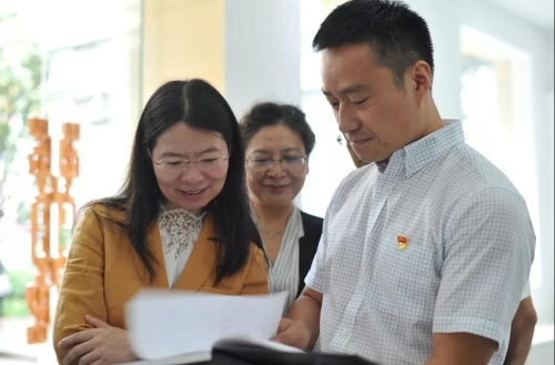 省市老干局领导调研五华区“银发先锋”活动 中国科学网www.minimouse.com.cn