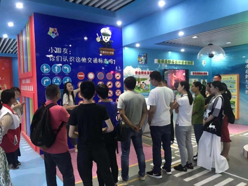 云南交发来源物资有限公司到五华区龙翔小学生命健康安全教育体验教室学习参观 中国科学网www.minimouse.com.cn