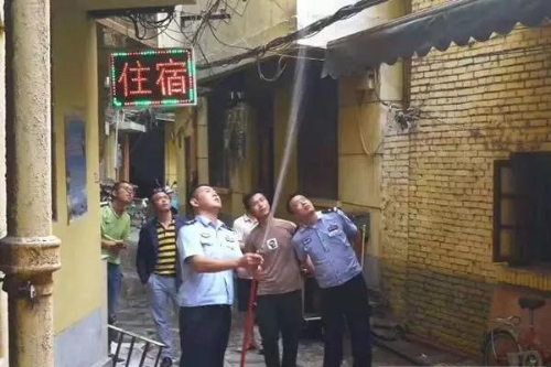 配备“小水枪” 增设充电桩 五华消防积极破除潘家湾城中村消防隐患 中国科学网www.minimouse.com.cn