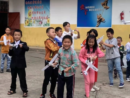 五华区省级科普示范社区——黄土坡社区开展放飞梦想  假日科普嘉年华系列活动 中国科学网www.minimouse.com.cn