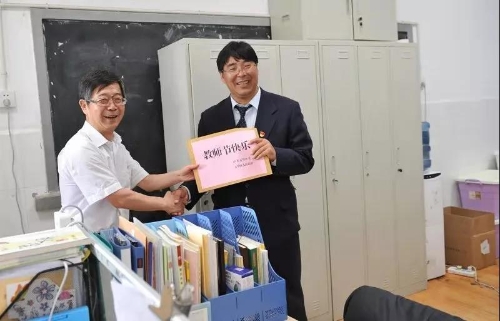区领导教师节前走访慰问教育工作者 中国科学网www.minimouse.com.cn