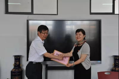 区领导教师节前走访慰问教育工作者 中国科学网www.minimouse.com.cn