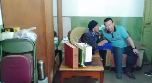 红云街道领导为辖区贫困低保户和百岁老人刘奶奶送去节日慰问和祝福 中国科学网www.minimouse.com.cn
