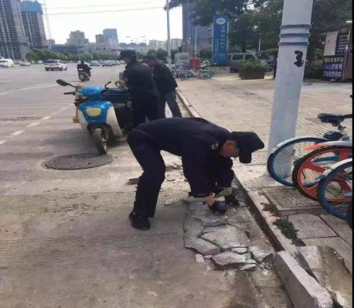 最是一抹城管蓝 给了百姓守护和平安 中国科学网www.minimouse.com.cn