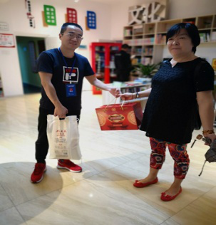 三合营社区中秋节慰问失独家庭 中国科学网www.minimouse.com.cn