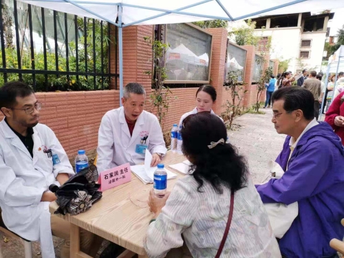 帮助实现“微心愿” 医疗帮扶走进侨胞之家 中国科学网www.minimouse.com.cn
