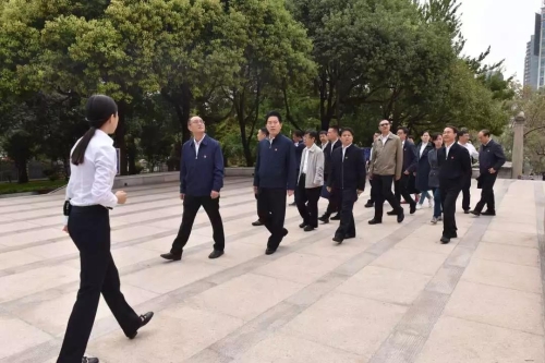 五华区委常委班子“不忘初心、牢记使命”读书班主题教育第一次集中学习活动纪实 中国科学网www.minimouse.com.cn