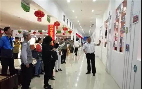 五华区西翥街道举行“银发先锋·扶贫帮扶之家”揭牌仪式 中国科学网www.minimouse.com.cn