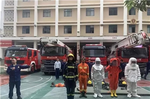 零距离体验消防，这次粉丝见面会有点燃 中国科学网www.minimouse.com.cn
