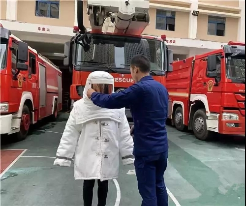 零距离体验消防，这次粉丝见面会有点燃 中国科学网www.minimouse.com.cn