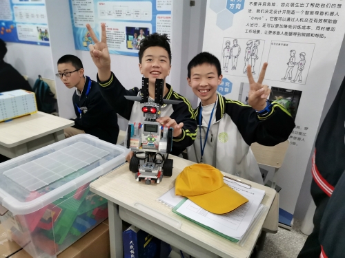 第35届昆明市青少年科技创新大赛让青少年在赛场上创新•体验•成长 中国科学网www.minimouse.com.cn