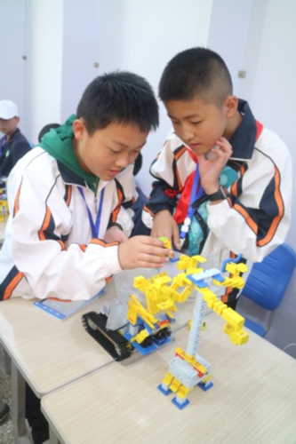 第35届昆明市青少年科技创新大赛让青少年在赛场上创新•体验•成长 中国科学网www.minimouse.com.cn