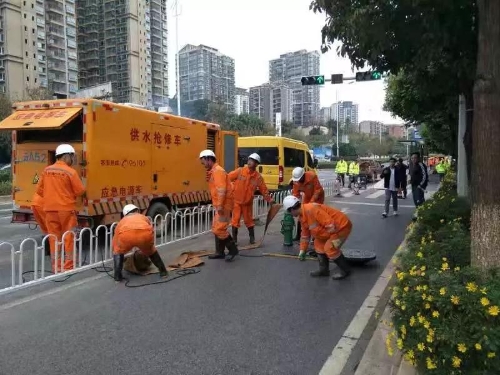 龙锦社区工作人员参加昆八中路段道路淹积水应急演练活动 中国科学网www.minimouse.com.cn