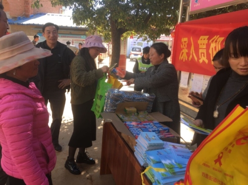 五华区深入贯彻实施《全民科学素质行动计划纲要》宣传活动 中国科学网www.minimouse.com.cn