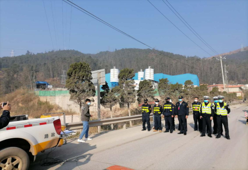 治超工作简报第五期-五华区路政大队加强道路运输扬尘防控和超载超限治理工作 中国科学网www.minimouse.com.cn