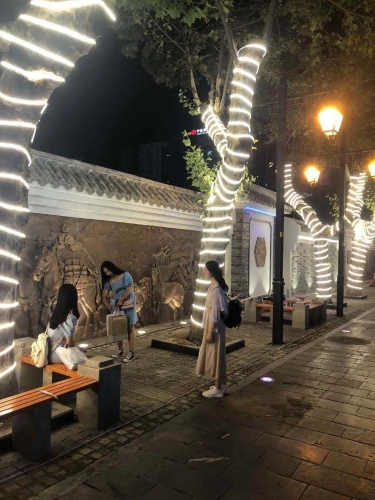 正义路新增浮雕文化墙 为南屏步行街提升添彩 中国科学网www.minimouse.com.cn