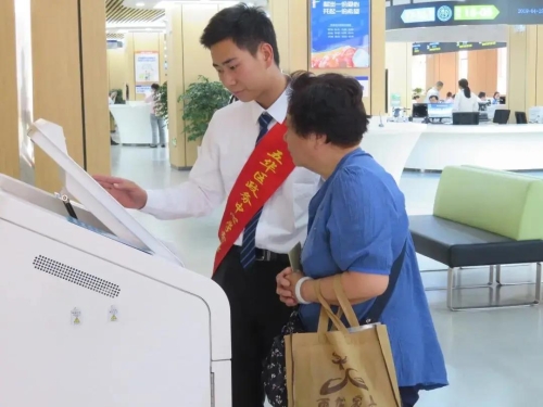 五华擦亮政务窗口 服务更加亲民惠民便民 中国科学网www.minimouse.com.cn