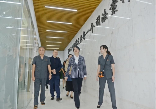 梁崑专题调研政法部门 中国科学网www.minimouse.com.cn