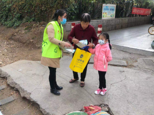 依托“志愿圈圈”，网格员、志愿者齐上阵，让五华区爱国卫生运动“出圈”！ 中国科学网www.minimouse.com.cn