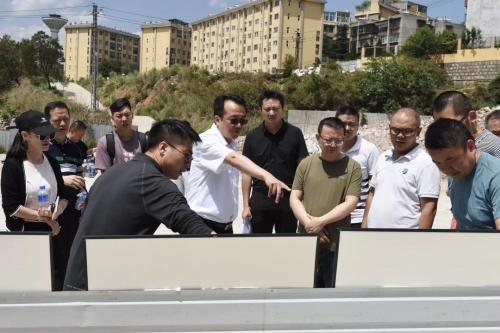 区政府主要领导率队调研五华区城中村改造、产业园、足球训练基地项目 中国科学网www.minimouse.com.cn