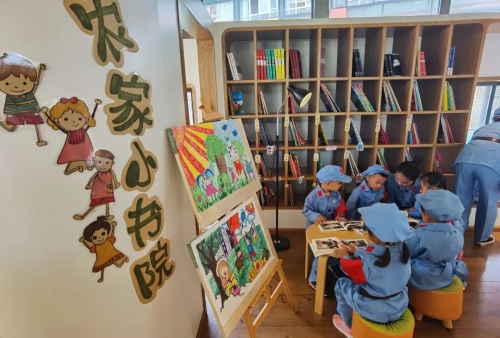 “爬雪山”“过草地”“运军粮”、绣鞋垫、穿军衣，五华这所农村幼儿园太好玩！ 中国科学网www.minimouse.com.cn