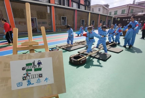 “爬雪山”“过草地”“运军粮”、绣鞋垫、穿军衣，五华这所农村幼儿园太好玩！ 中国科学网www.minimouse.com.cn