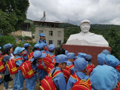 “爬雪山”“过草地”“运军粮”、绣鞋垫、穿军衣，五华这所农村幼儿园太好玩！ 中国科学网www.minimouse.com.cn