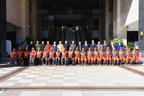  环卫工人节 | 向城市美容师致敬，你们辛苦了！ 中国科学网www.minimouse.com.cn