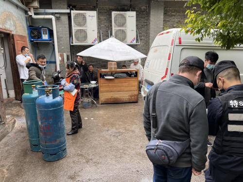 区住房城乡建设局开展联合执法，查处非法运输、输送黑气 中国科学网www.minimouse.com.cn