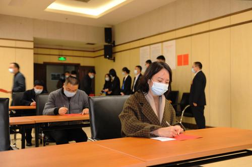  人大代表换届选举日，五华区选民投出庄严一票！ 中国科学网www.minimouse.com.cn