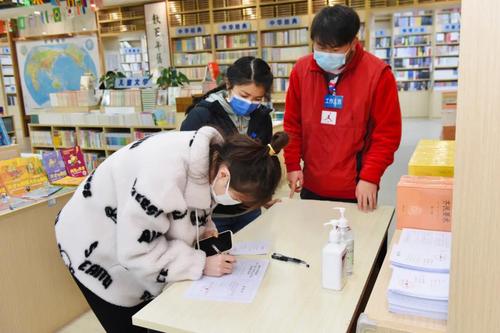  人大代表换届选举日，五华区选民投出庄严一票！ 中国科学网www.minimouse.com.cn