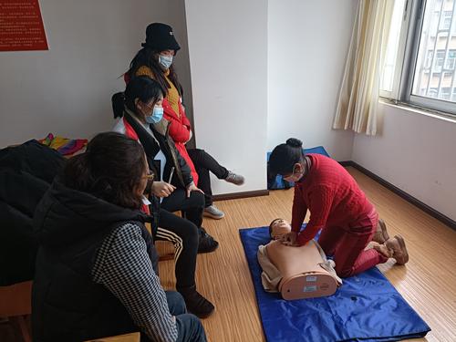 五华区老干局联合区红十字会 开展应急救护员培训 中国科学网www.minimouse.com.cn 五华区老干局联合区红十字会 开展应急救护员培训 中国科学网www.minimouse.com.cn