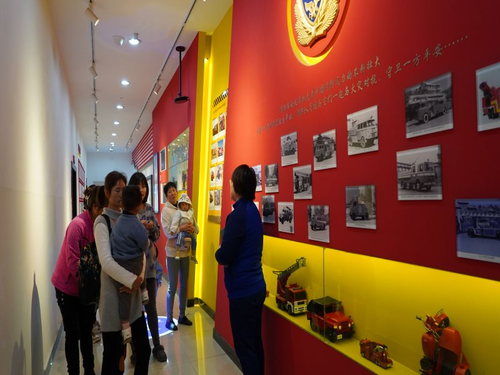 亲子参观团深入红门学习消防知识 中国科学网www.minimouse.com.cn